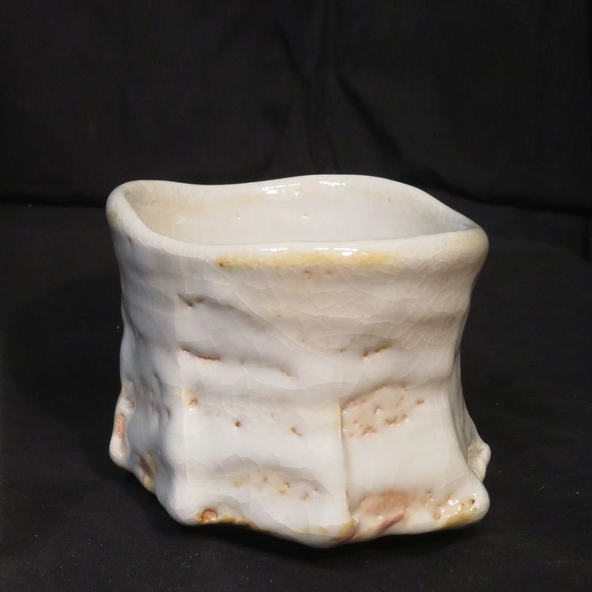 茶道具 抹茶茶碗（まっちゃちゃわん） 志野 シノギ 茶碗 信楽焼 灰塚窯 木戸 貞昭 抹茶茶碗は茶の湯文化である表千家・裏千家の茶道具や抹茶を専門に扱う千紀園（せんきえん）が通販で販売しています。茶会また初心者向けのお稽古用にご利用いただける抹茶碗です。贈り物・ギフトにも人気です。