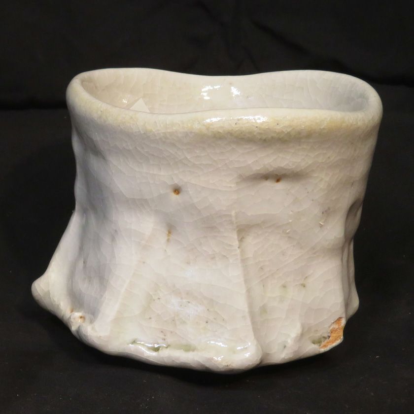 茶道具 抹茶茶碗（まっちゃちゃわん） 志野 シノギ 茶碗 信楽焼 灰塚窯 木戸 貞昭 抹茶茶碗は茶の湯文化である表千家・裏千家の茶道具や抹茶を専門に扱う千紀園（せんきえん）が通販で販売しています。茶会また初心者向けのお稽古用にご利用いただける抹茶碗です。贈り物・ギフトにも人気です。