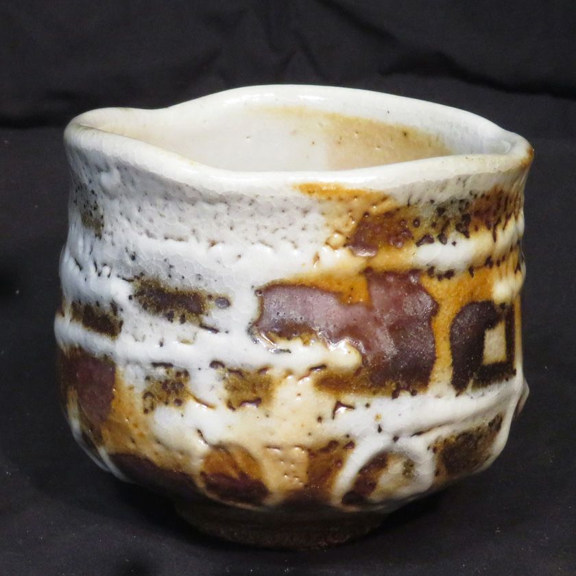 茶道具 抹茶茶碗（まっちゃちゃわん） はふり志野 茶碗 信楽焼 灰塚窯 木戸 貞昭 抹茶茶碗は茶の湯文化である表千家・裏千家の茶道具や抹茶を専門に扱う千紀園（せんきえん）が通販で販売しています。茶会また初心者向けのお稽古用にご利用いただける抹茶碗です。贈り物・ギフトにも人気です。