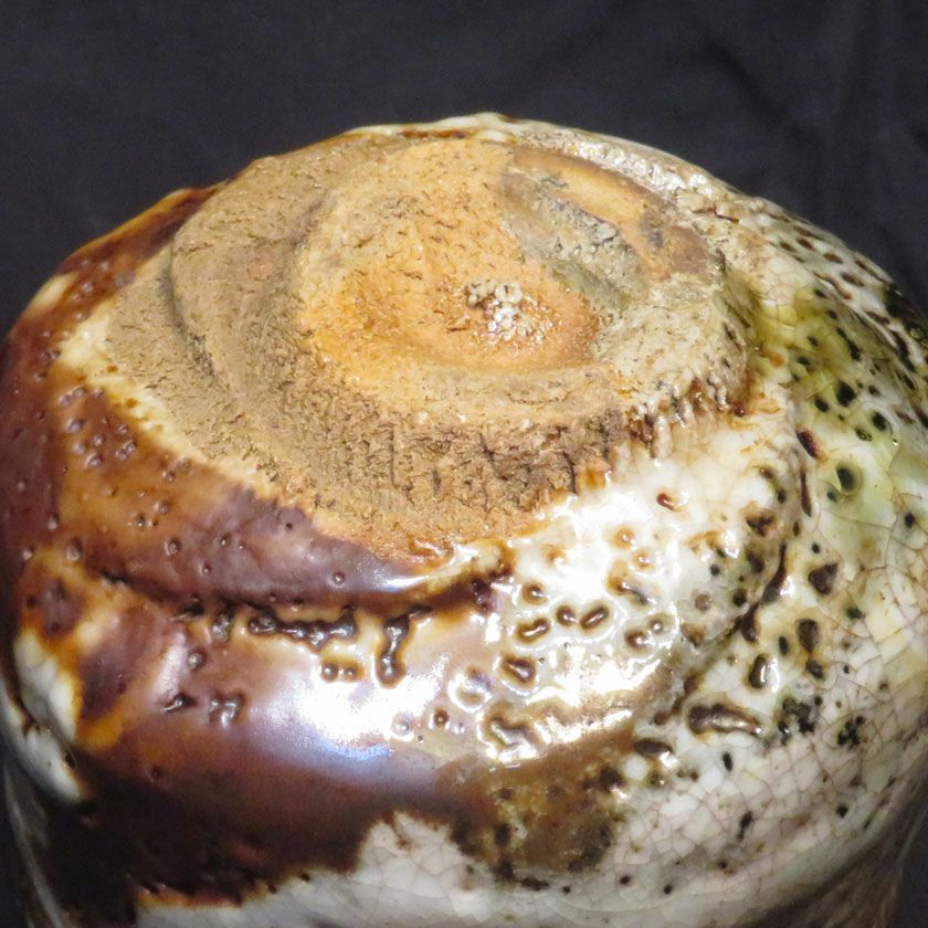 茶道具 抹茶茶碗（まっちゃちゃわん） はふり志野 茶碗 信楽焼 灰塚窯 木戸 貞昭 抹茶茶碗は茶の湯文化である表千家・裏千家の茶道具や抹茶を専門に扱う千紀園（せんきえん）が通販で販売しています。茶会また初心者向けのお稽古用にご利用いただける抹茶碗です。贈り物・ギフトにも人気です。