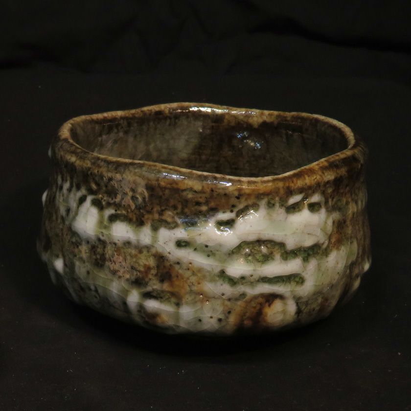 茶道具 抹茶茶碗（まっちゃちゃわん） 土灰志野 バタライ 茶碗 信楽焼 灰塚窯 木戸 貞昭 抹茶茶碗は茶の湯文化である表千家・裏千家の茶道具や抹茶を専門に扱う千紀園（せんきえん）が通販で販売しています。茶会また初心者向けのお稽古用にご利用いただける抹茶碗です。贈り物・ギフトにも人気です。