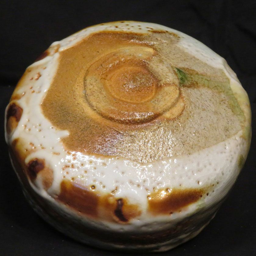 茶道具 抹茶茶碗（まっちゃちゃわん） はふり志野 バタライ 茶碗 信楽焼 灰塚窯 木戸 貞昭 抹茶茶碗は茶の湯文化である表千家・裏千家の茶道具や抹茶を専門に扱う千紀園（せんきえん）が通販で販売しています。茶会また初心者向けのお稽古用にご利用いただける抹茶碗です。贈り物・ギフトにも人気です。