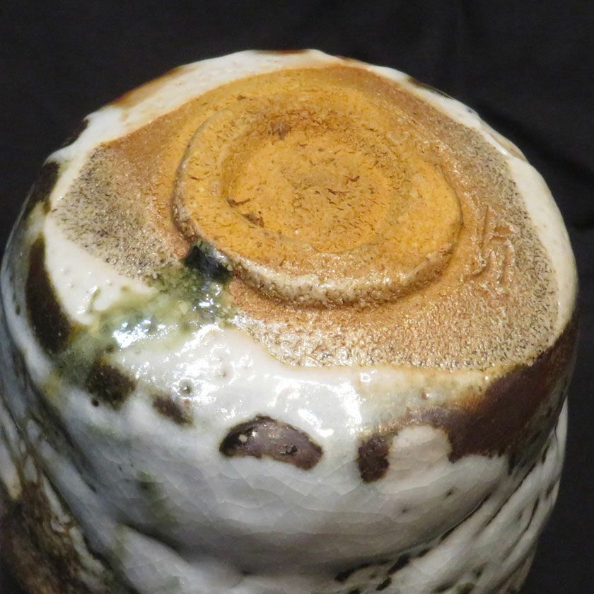 茶道具 抹茶茶碗（まっちゃちゃわん） はふり志野 茶碗 信楽焼 灰塚窯 木戸 貞昭 抹茶茶碗は茶の湯文化である表千家・裏千家の茶道具や抹茶を専門に扱う千紀園（せんきえん）が通販で販売しています。茶会また初心者向けのお稽古用にご利用いただける抹茶碗です。贈り物・ギフトにも人気です。