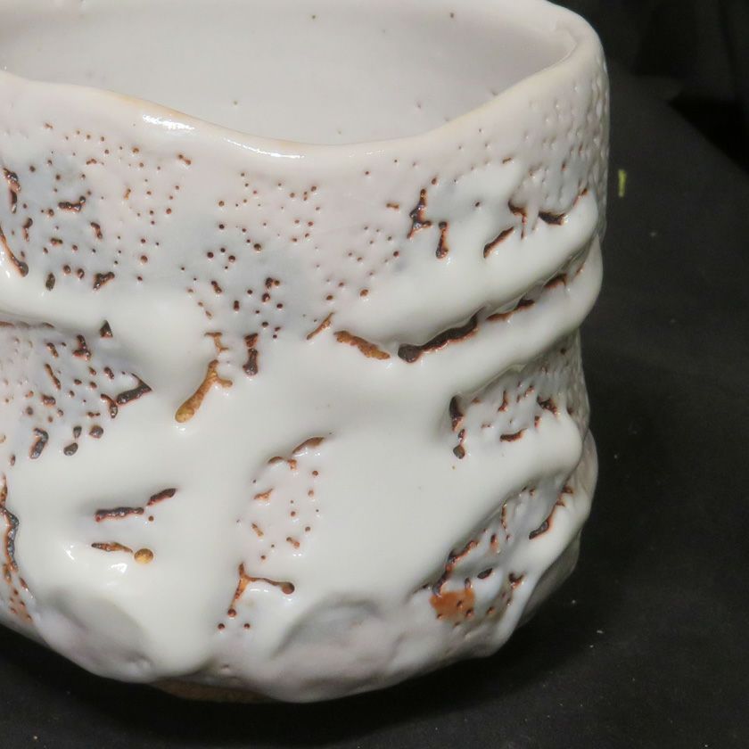 茶道具 抹茶茶碗（まっちゃちゃわん） 絵志野 茶碗 信楽焼 灰塚窯 木戸 貞昭 抹茶茶碗は茶の湯文化である表千家・裏千家の茶道具や抹茶を専門に扱う千紀園（せんきえん）が通販で販売しています。茶会また初心者向けのお稽古用にご利用いただける抹茶碗です。贈り物・ギフトにも人気です。