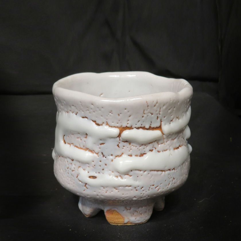 茶道具 抹茶茶碗（まっちゃちゃわん） 絵志野 茶碗 信楽焼 灰塚窯 木戸 貞昭 抹茶茶碗は茶の湯文化である表千家・裏千家の茶道具や抹茶を専門に扱う千紀園（せんきえん）が通販で販売しています。茶会また初心者向けのお稽古用にご利用いただける抹茶碗です。贈り物・ギフトにも人気です。