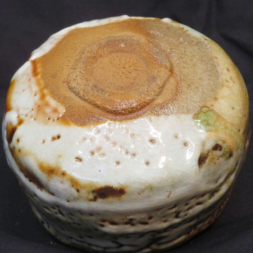 茶道具 抹茶茶碗（まっちゃちゃわん） はふり志野 茶碗 信楽焼 灰塚窯 木戸 貞昭 抹茶茶碗は茶の湯文化である表千家・裏千家の茶道具や抹茶を専門に扱う千紀園（せんきえん）が通販で販売しています。茶会また初心者向けのお稽古用にご利用いただける抹茶碗です。贈り物・ギフトにも人気です。