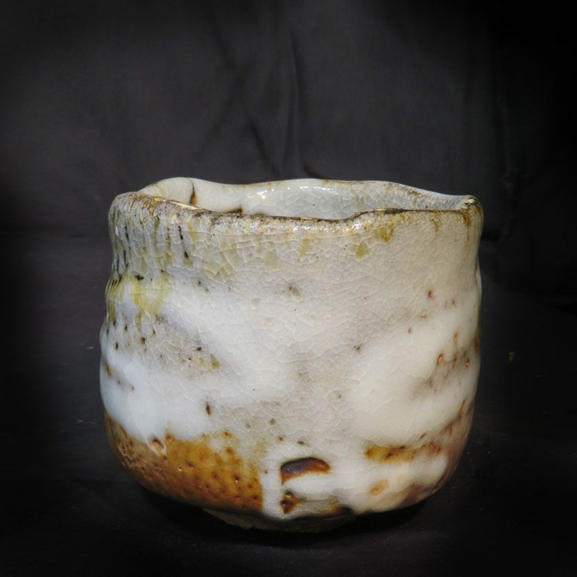 茶道具 抹茶茶碗（まっちゃちゃわん） はふり志野 茶碗 信楽焼 灰塚窯 木戸 貞昭 抹茶茶碗は茶の湯文化である表千家・裏千家の茶道具や抹茶を専門に扱う千紀園（せんきえん）が通販で販売しています。茶会また初心者向けのお稽古用にご利用いただける抹茶碗です。贈り物・ギフトにも人気です。