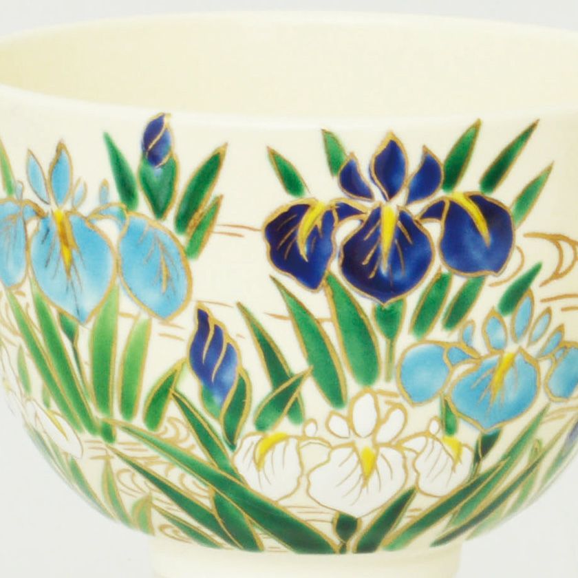 茶道具 抹茶茶碗（まっちゃちゃわん） 茶碗 色絵 菖蒲 今岡 都 端午の節句 こどもの日 抹茶茶碗は茶の湯文化である表千家・裏千家の茶道具や抹茶を専門に扱う千紀園（せんきえん）が通販で販売しています。茶会また初心者向けのお稽古用にご利用いただける抹茶碗です。贈り物・ギフトにも人気です。