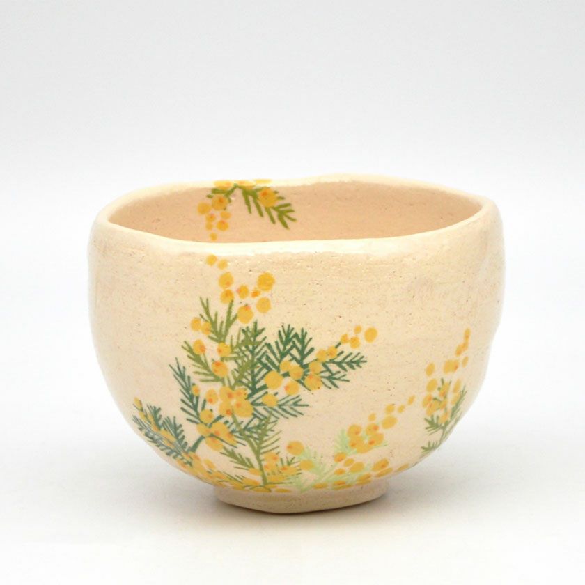 茶道具 楽茶碗（らくちゃわん） 茶碗 白楽 ミモザ 吉村 楽入 抹茶茶碗は茶の湯文化である表千家・裏千家の茶道具や抹茶を専門に扱う千紀園（せんきえん）が通販で販売しています。茶会また初心者向けのお稽古用にご利用いただける抹茶碗です。贈り物・ギフトにも人気です。