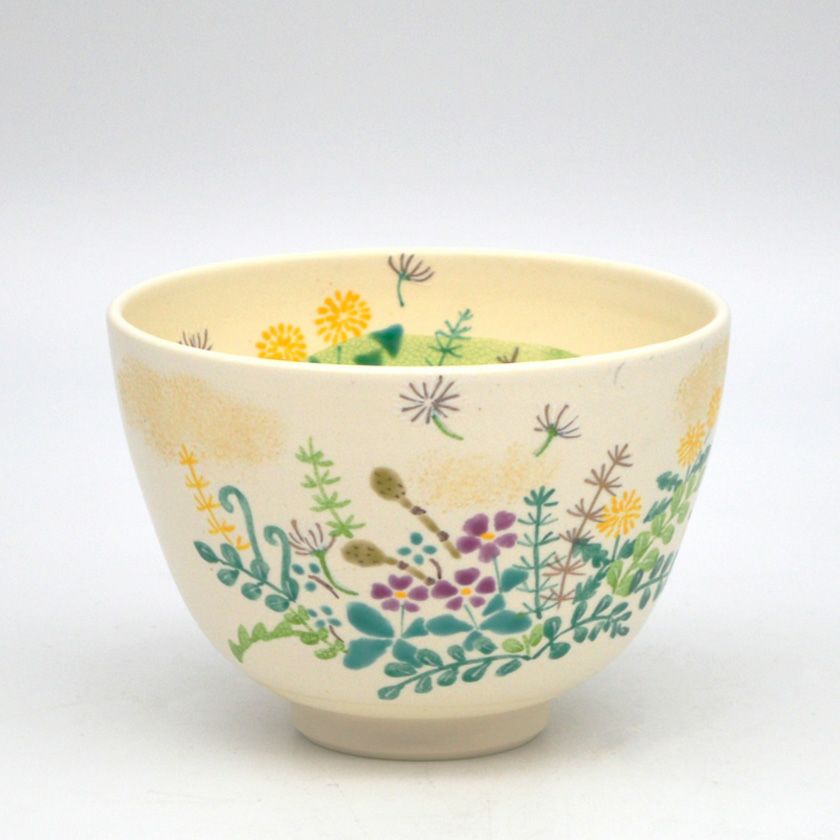 茶道具 抹茶茶碗（まっちゃちゃわん） 茶碗 白釉 春草 水出 宋絢 抹茶茶碗は茶の湯文化である表千家・裏千家の茶道具や抹茶を専門に扱う千紀園（せんきえん）が通販で販売しています。茶会また初心者向けのお稽古用にご利用いただける抹茶碗です。贈り物・ギフトにも人気です。