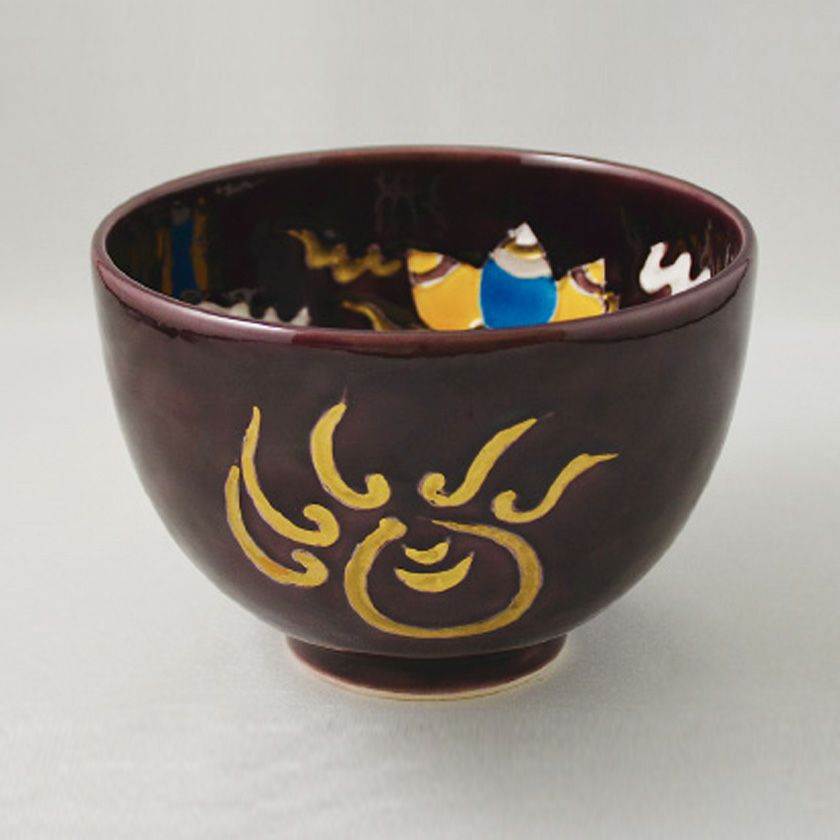 茶道具 抹茶茶碗（まっちゃちゃわん） 紫交趾茶碗 宝珠巳 利昇窯 干支 巳（み、蛇、へび） 抹茶茶碗は茶の湯文化である表千家・裏千家の茶道具や抹茶を専門に扱う千紀園（せんきえん）が通販で販売しています。茶会また初心者向けのお稽古用にご利用いただける抹茶碗です。贈り物・ギフトにも人気です。