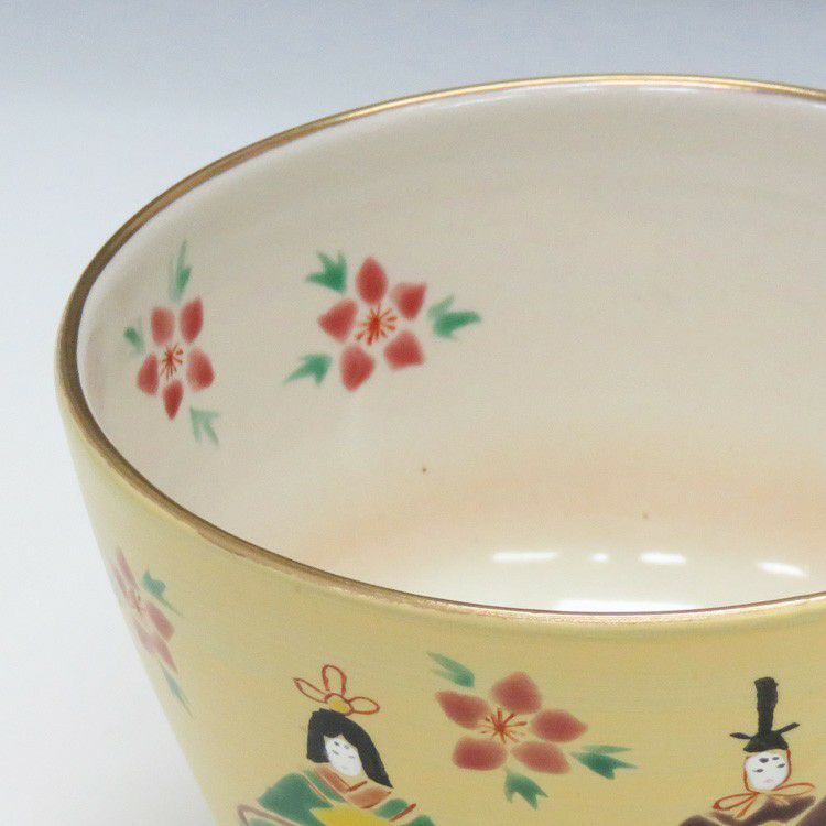 茶道具 抹茶茶碗（まっちゃちゃわん） 金地 雛人形 茶碗 中村 華峰  抹茶茶碗は茶の湯文化である表千家・裏千家の茶道具や抹茶を専門に扱う千紀園（せんきえん）が通販で販売しています。茶会また初心者向けのお稽古用にご利用いただける抹茶碗です。贈り物・ギフトにも人気です。