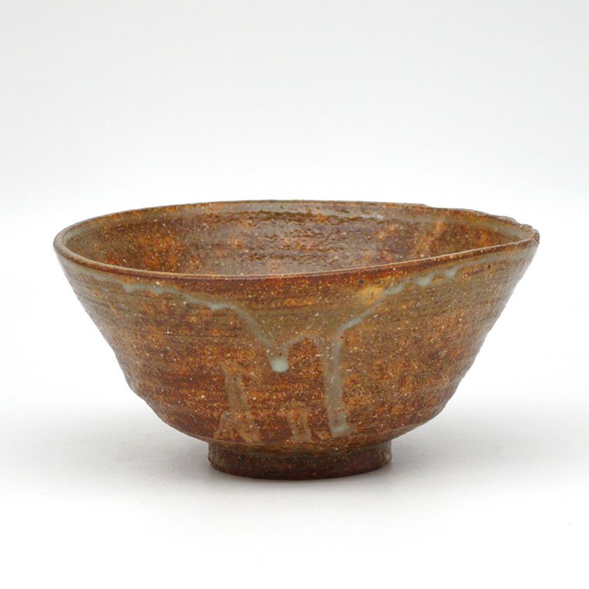 茶道具 抹茶茶碗（まっちゃちゃわん） 茶碗 釘彫伊羅保 銘「嵯峨秋」 原 清晁 抹茶茶碗は茶の湯文化である表千家・裏千家の茶道具や抹茶を専門に扱う千紀園（せんきえん）が通販で販売しています。茶会また初心者向けのお稽古用にご利用いただける抹茶碗です。贈り物・ギフトにも人気です。