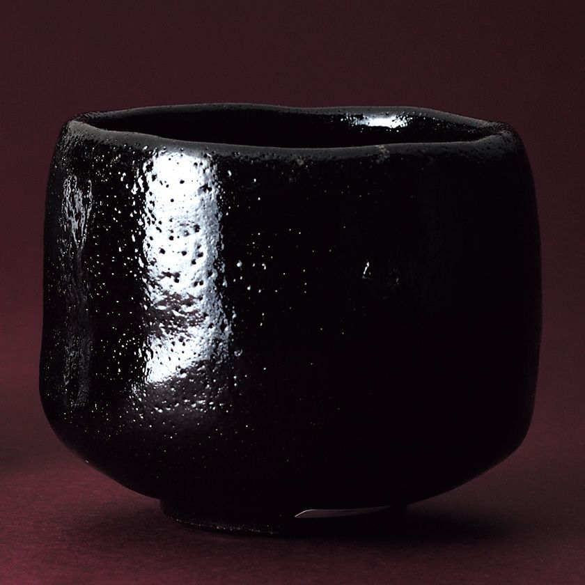 茶道具 楽茶碗（らくちゃわん） 茶碗 黒楽茶碗 倣 「亀毛」 萬福堂楽入 抹茶茶碗は茶の湯文化である表千家・裏千家の茶道具や抹茶を専門に扱う千紀園（せんきえん）が通販で販売しています。茶会また初心者向けのお稽古用にご利用いただける抹茶碗です。贈り物・ギフトにも人気です。