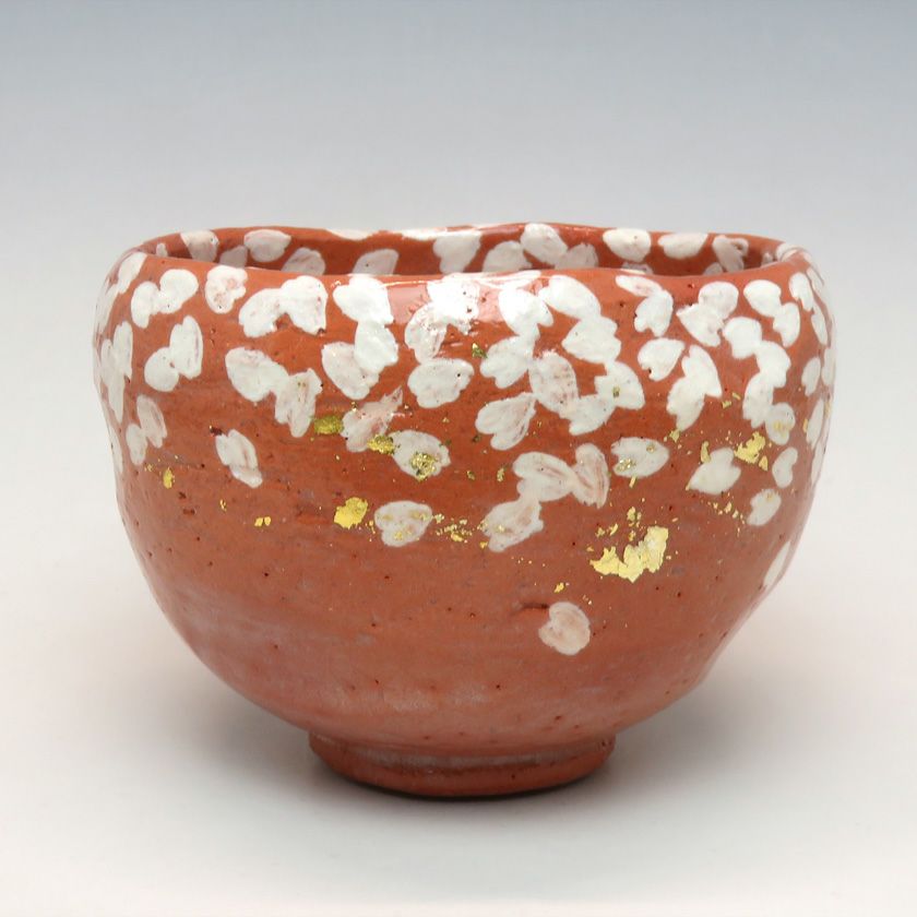 茶道具 抹茶茶碗（まっちゃちゃわん） 季節茶碗 花舞 吉村 楽入 抹茶茶碗は茶の湯文化である表千家・裏千家の茶道具や抹茶を専門に扱う千紀園（せんきえん）が通販で販売しています。茶会また初心者向けのお稽古用にご利用いただける抹茶碗です。贈り物・ギフトにも人気です。