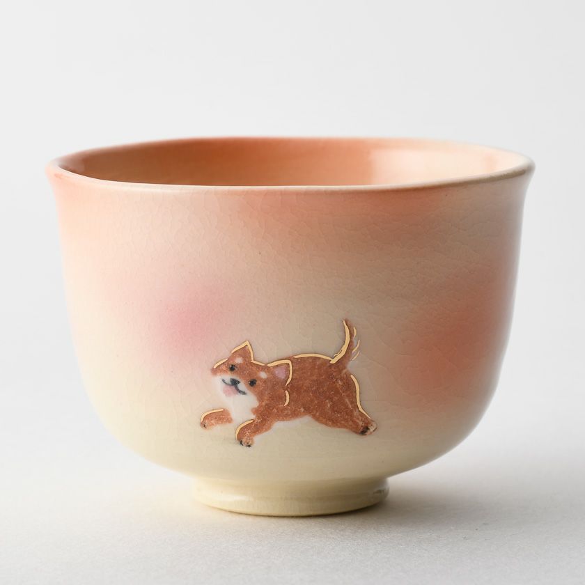 茶道具 抹茶茶碗（まっちゃちゃわん） 万能碗 犬 楽入窯 抹茶茶碗は茶の湯文化である表千家・裏千家の茶道具や抹茶を専門に扱う千紀園（せんきえん）が通販で販売しています。茶会また初心者向けのお稽古用にご利用いただける抹茶碗です。贈り物・ギフトにも人気です。