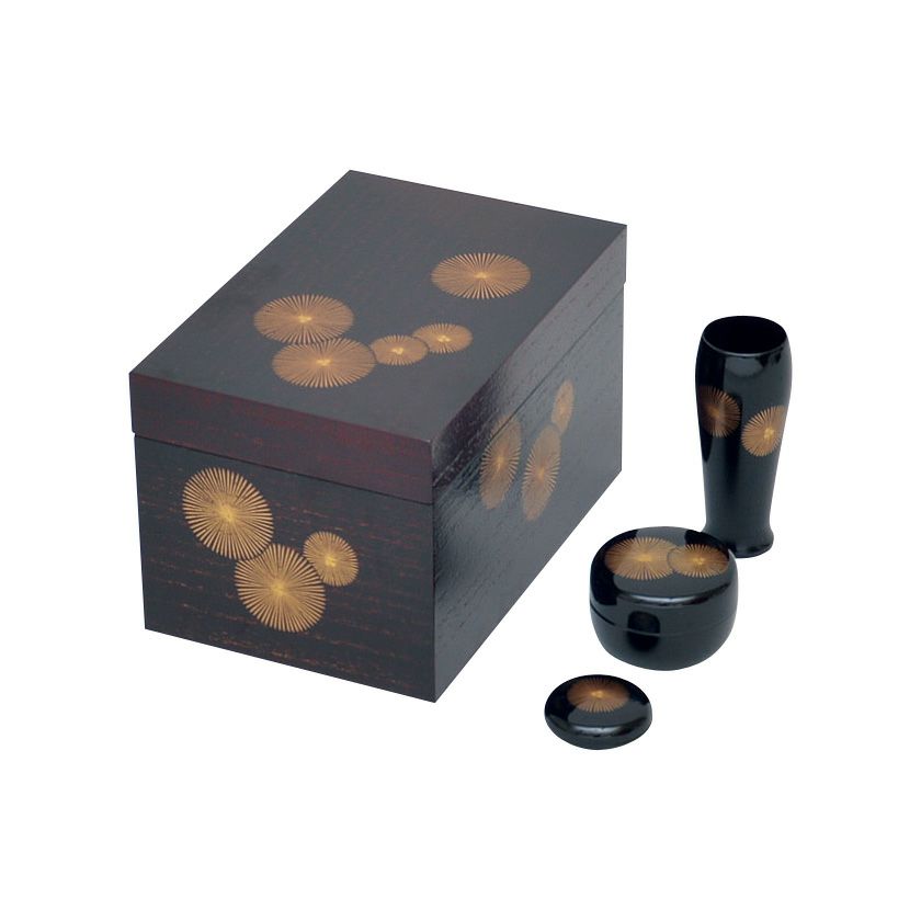 新品【茶道具】［新品］溜塗唐松蒔絵茶箱　唐松蒔絵三点セット（紙箱）美品 茶道具 茶箱（ちゃばこ）セット 茶箱 溜掻合 唐松蒔絵（三点