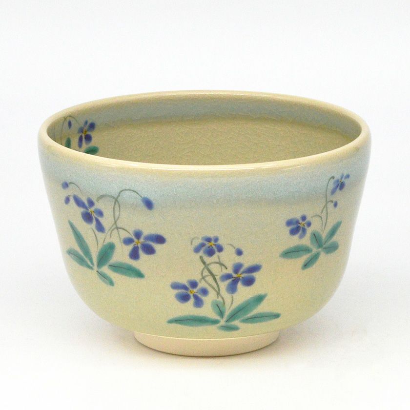 茶道具 抹茶茶碗（まっちゃちゃわん） 茶碗 青磁釉 すみれ 中村 与平 抹茶茶碗は茶の湯文化である表千家・裏千家の茶道具や抹茶を専門に扱う千紀園（せんきえん）が通販で販売しています。茶会また初心者向けのお稽古用にご利用いただける抹茶碗です。贈り物・ギフトにも人気です。