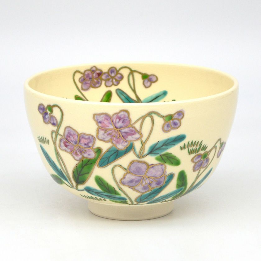 茶道具 抹茶茶碗（まっちゃちゃわん） 茶碗 すみれ 中山 喜白 抹茶茶碗は茶の湯文化である表千家・裏千家の茶道具や抹茶を専門に扱う千紀園（せんきえん）が通販で販売しています。茶会また初心者向けのお稽古用にご利用いただける抹茶碗です。贈り物・ギフトにも人気です。