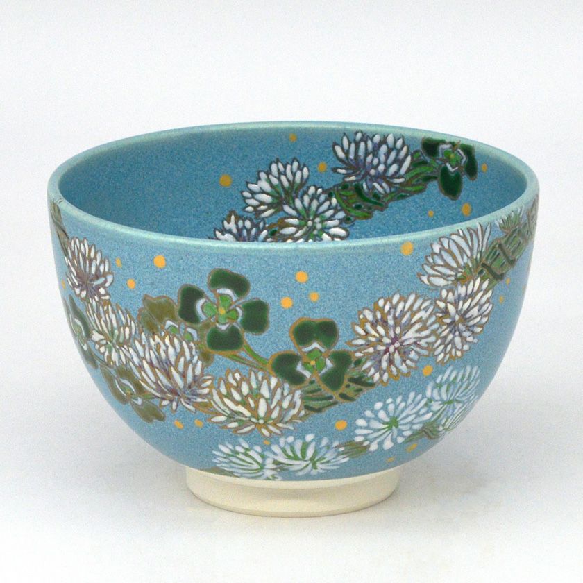 茶道具 抹茶茶碗（まっちゃちゃわん） 茶碗 トルコ釉 白詰草 水出 宋絢 抹茶茶碗は茶の湯文化である表千家・裏千家の茶道具や抹茶を専門に扱う千紀園（せんきえん）が通販で販売しています。茶会また初心者向けのお稽古用にご利用いただける抹茶碗です。贈り物・ギフトにも人気です。