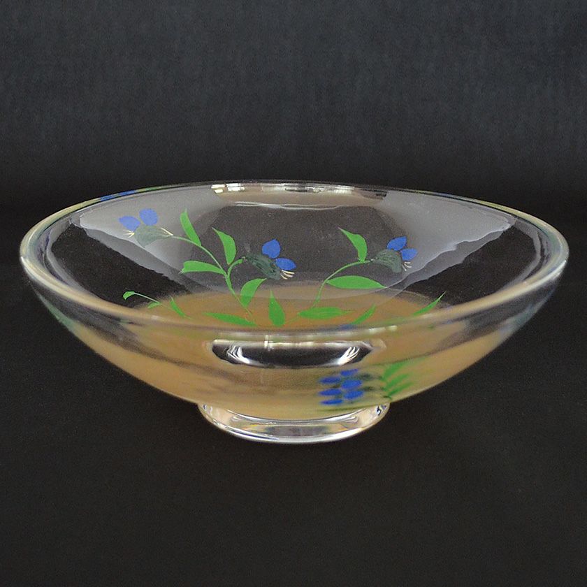 茶道具 平茶碗（ひらちゃわん） ガラス平茶碗 露草 【耐熱】 八木 海峰 抹茶茶碗は茶の湯文化である表千家・裏千家の茶道具や抹茶を専門に扱う千紀園（せんきえん）が通販で販売しています。茶会また初心者向けのお稽古用にご利用いただける抹茶碗です。贈り物・ギフトにも人気です。