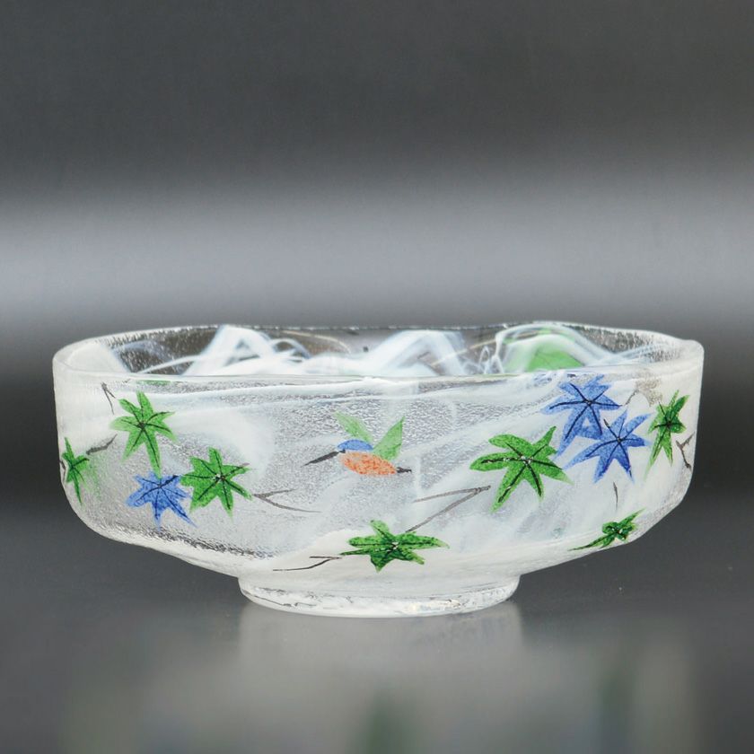 茶道具 平茶碗（ひらちゃわん） ガラス馬盥茶碗 飛び立つ川蝉 広畑 久仁彦 抹茶茶碗は茶の湯文化である表千家・裏千家の茶道具や抹茶を専門に扱う千紀園（せんきえん）が通販で販売しています。茶会また初心者向けのお稽古用にご利用いただける抹茶碗です。贈り物・ギフトにも人気です。