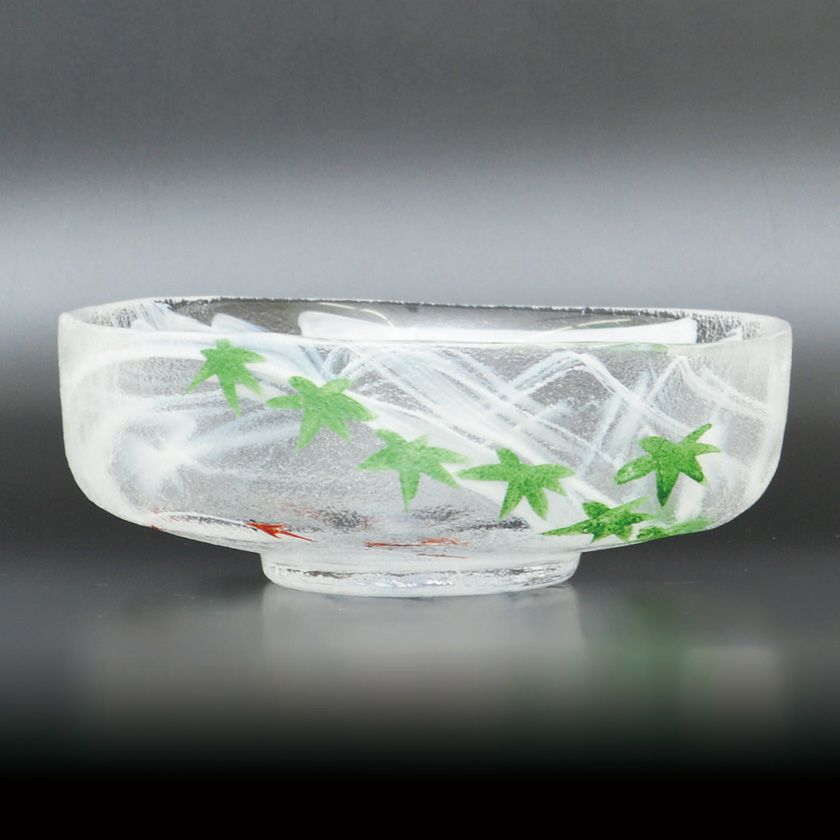 茶道具 平茶碗（ひらちゃわん） ガラス馬盥茶碗 目高青楓 広畑 久仁彦 抹茶茶碗は茶の湯文化である表千家・裏千家の茶道具や抹茶を専門に扱う千紀園（せんきえん）が通販で販売しています。茶会また初心者向けのお稽古用にご利用いただける抹茶碗です。贈り物・ギフトにも人気です。