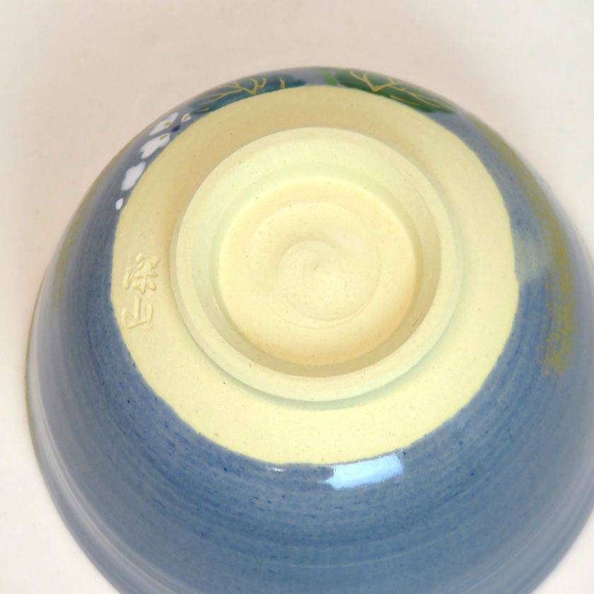 茶道具 抹茶茶碗（まっちゃちゃわん） 茶碗 青地 紫陽花 東山 深山 抹茶茶碗は茶の湯文化である表千家・裏千家の茶道具や抹茶を専門に扱う千紀園（せんきえん）が通販で販売しています。茶会また初心者向けのお稽古用にご利用いただける抹茶碗です。贈り物・ギフトにも人気です。
