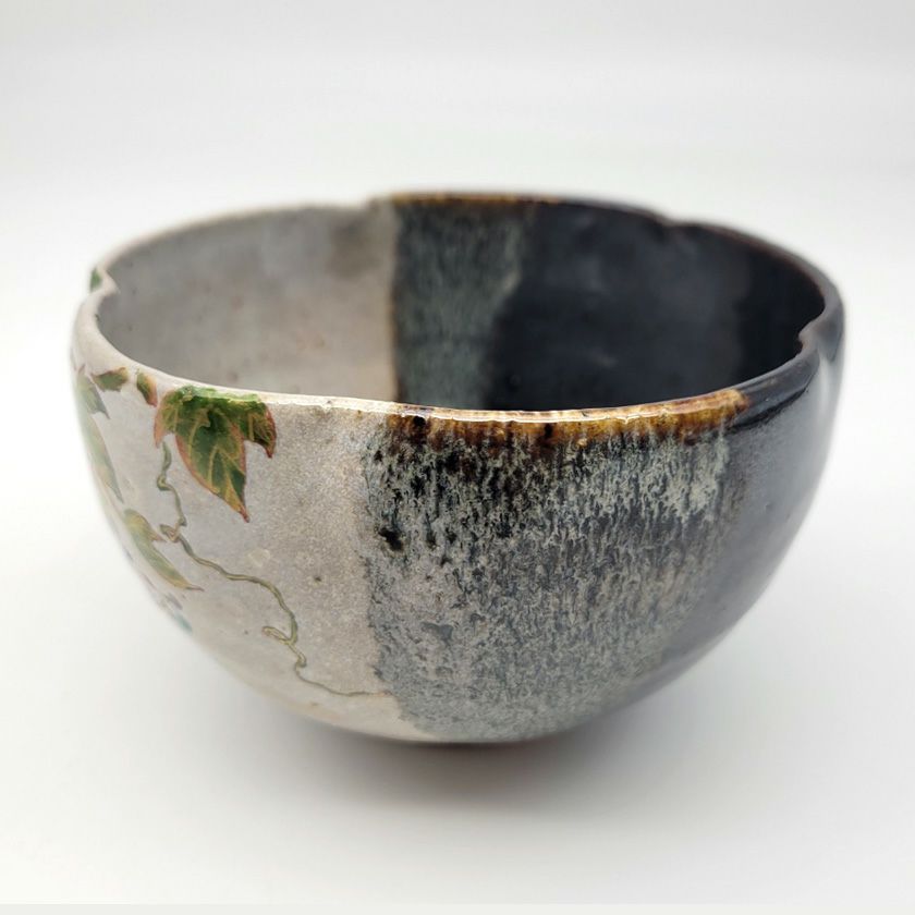 茶道具 抹茶茶碗（まっちゃちゃわん） 茶碗 灰釉 掛分 野葡萄 中村 良二 抹茶茶碗は茶の湯文化である表千家・裏千家の茶道具や抹茶を専門に扱う千紀園（せんきえん）が通販で販売しています。茶会また初心者向けのお稽古用にご利用いただける抹茶碗です。贈り物・ギフトにも人気です。