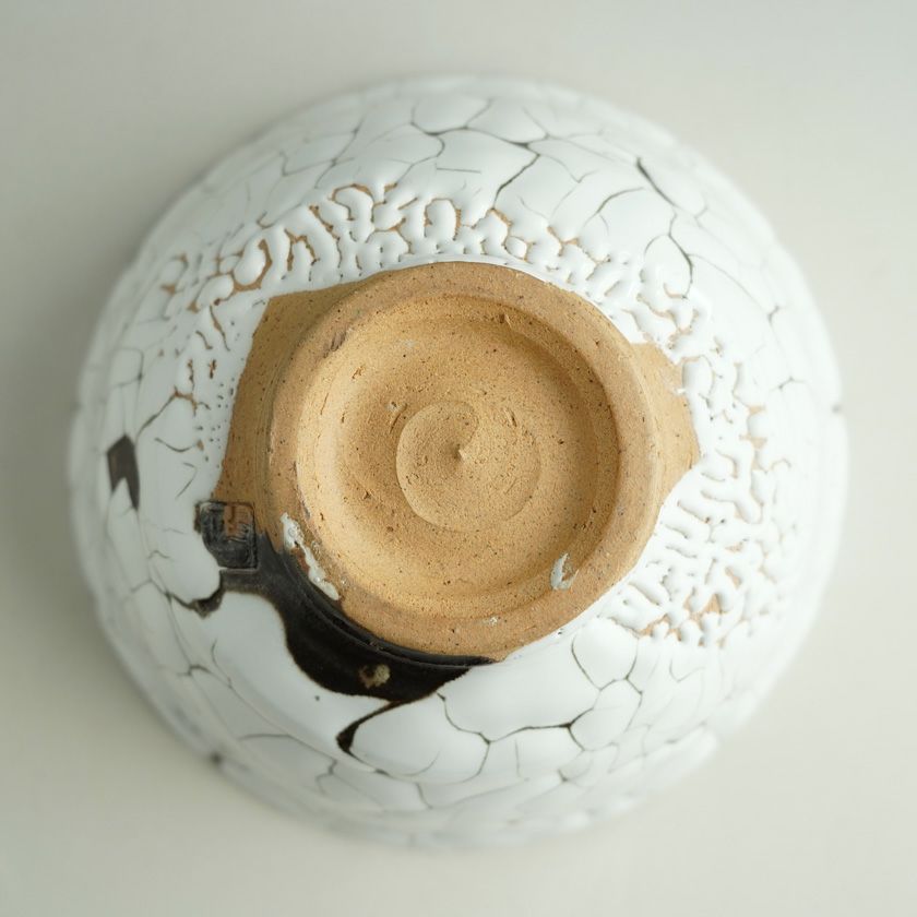 茶道具 抹茶茶碗（まっちゃちゃわん） 龍爪梅花皮 抹茶碗 壮大（そうだい） 日ノ出窯 岩崎政雄 抹茶茶碗は茶の湯文化である表千家・裏千家の茶道具や抹茶を専門に扱う千紀園（せんきえん）が通販で販売しています。茶会また初心者向けのお稽古用にご利用いただける抹茶碗です。贈り物・ギフトにも人気です。