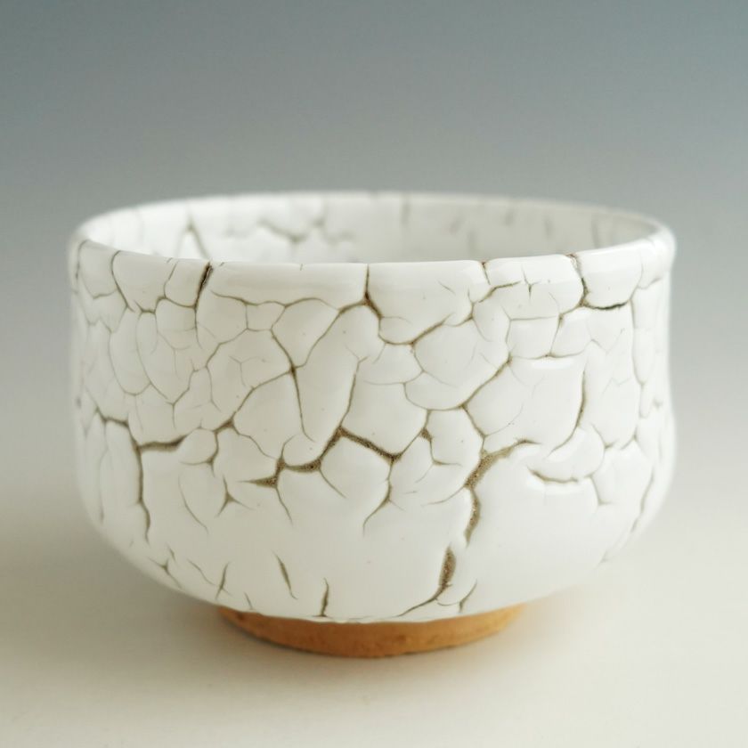 茶道具 抹茶茶碗（まっちゃちゃわん） 龍爪梅花皮 抹茶碗 寿（ことぶき） 日ノ出窯 岩崎政雄 抹茶茶碗は茶の湯文化である表千家・裏千家の茶道具や抹茶を専門に扱う千紀園（せんきえん）が通販で販売しています。茶会また初心者向けのお稽古用にご利用いただける抹茶碗です。贈り物・ギフトにも人気です。