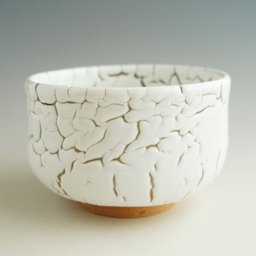 茶道具 抹茶茶碗（まっちゃちゃわん） 龍爪梅花皮 抹茶碗 寿（ことぶき） 日ノ出窯 岩崎政雄 抹茶茶碗は茶の湯文化である表千家・裏千家の茶道具や抹茶を専門に扱う千紀園（せんきえん）が通販で販売しています。茶会また初心者向けのお稽古用にご利用いただける抹茶碗です。贈り物・ギフトにも人気です。