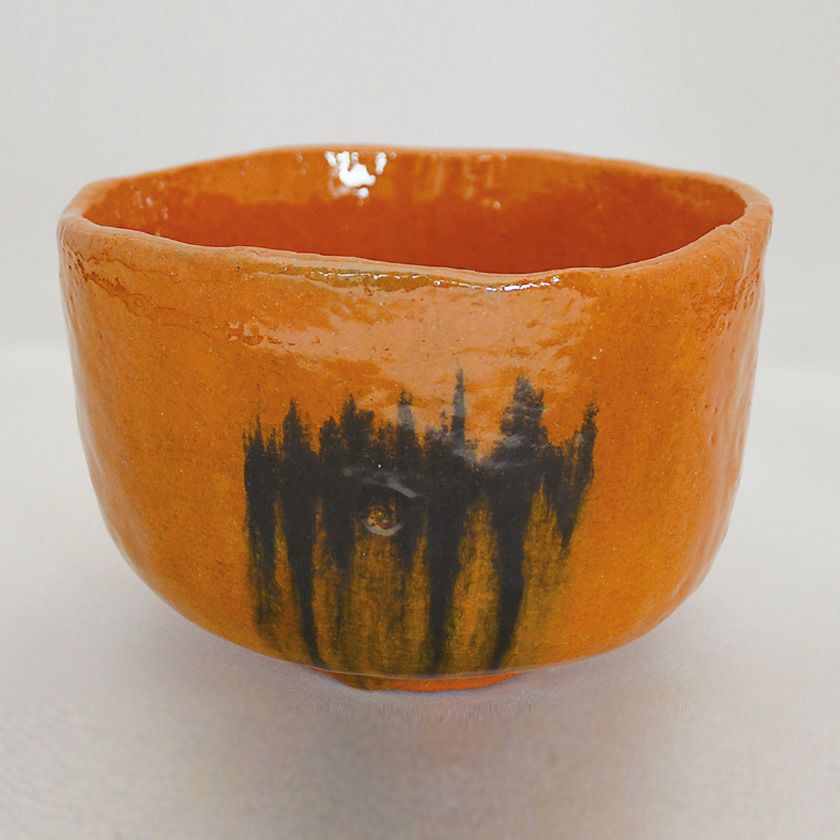 茶道具 楽茶碗（らくちゃわん） 光悦写 赤楽茶碗（有明） 佐々木 昭楽 歌会始 勅題 御題「明」 抹茶茶碗は茶の湯文化である表千家・裏千家の茶道具や抹茶を専門に扱う千紀園（せんきえん）が通販で販売しています。茶会また初心者向けのお稽古用にご利用いただける抹茶碗です。贈り物・ギフトにも人気です。