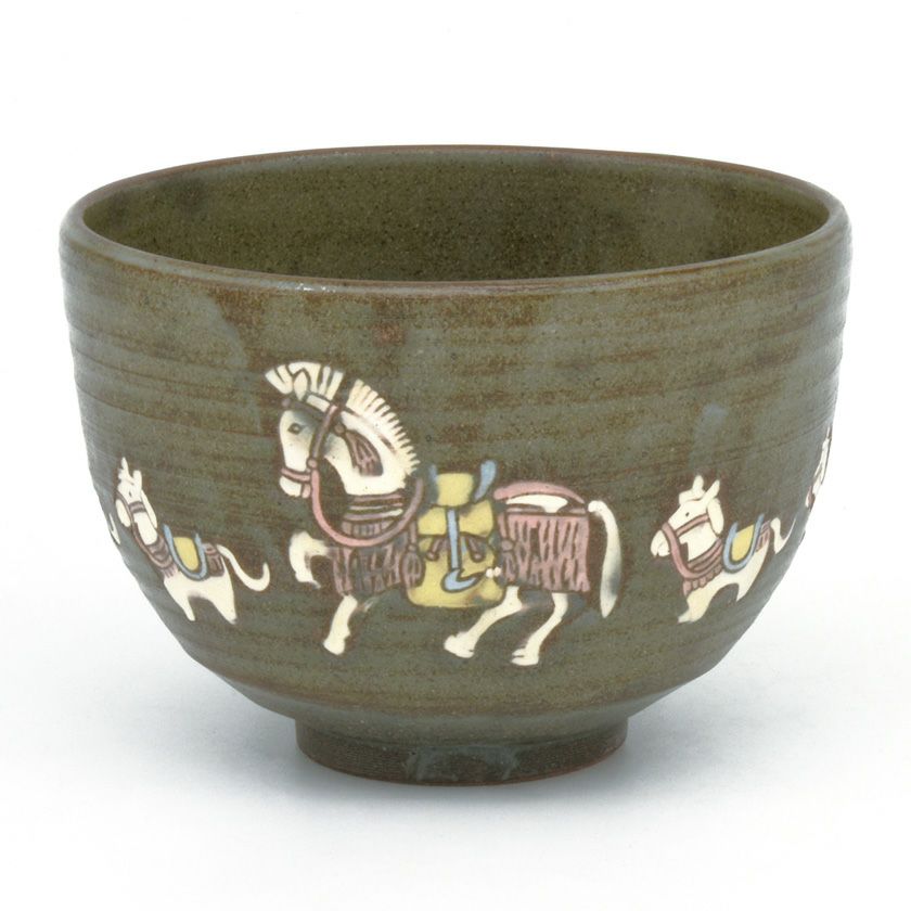 茶道具 抹茶茶碗（まっちゃちゃわん） 茶碗 色彩三島 飾り馬 今岡 妙見 干支 午（うま、馬） 抹茶茶碗は茶の湯文化である表千家・裏千家の茶道具や抹茶を専門に扱う千紀園（せんきえん）が通販で販売しています。茶会また初心者向けのお稽古用にご利用いただける抹茶碗です。贈り物・ギフトにも人気です。