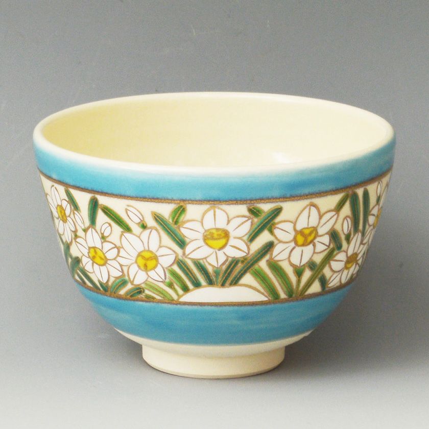 茶道具 抹茶茶碗（まっちゃちゃわん） 茶碗 浅黄帯 水仙 加藤 悠楽 抹茶茶碗は茶の湯文化である表千家・裏千家の茶道具や抹茶を専門に扱う千紀園（せんきえん）が通販で販売しています。茶会また初心者向けのお稽古用にご利用いただける抹茶碗です。贈り物・ギフトにも人気です。