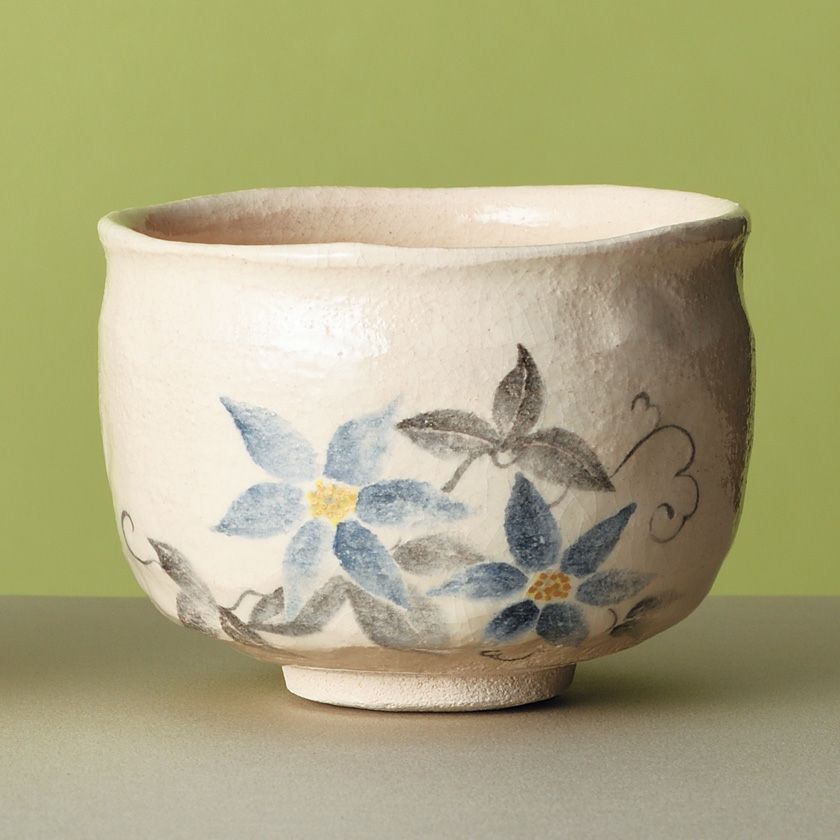 茶道具 抹茶茶碗（まっちゃちゃわん） 季節茶碗 鉄線 吉村 楽入 抹茶茶碗は茶の湯文化である表千家・裏千家の茶道具や抹茶を専門に扱う千紀園（せんきえん）が通販で販売しています。茶会また初心者向けのお稽古用にご利用いただける抹茶碗です。贈り物・ギフトにも人気です。